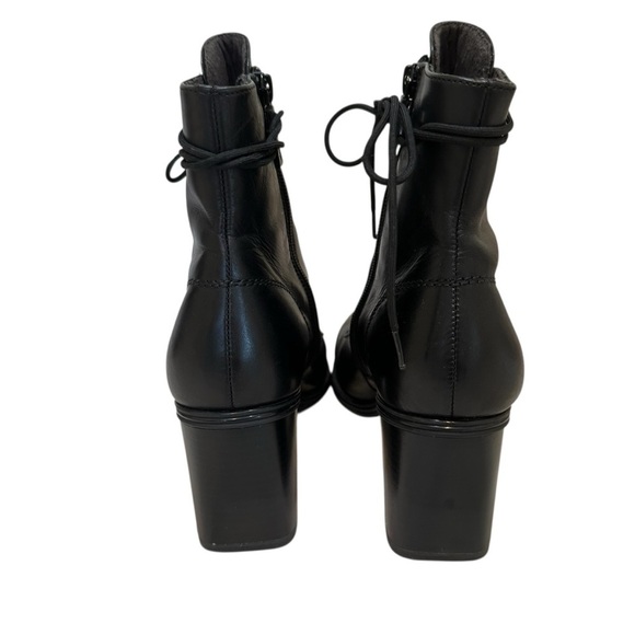 Elegant Black Leather Ankle Boots - Picture 4 of 15